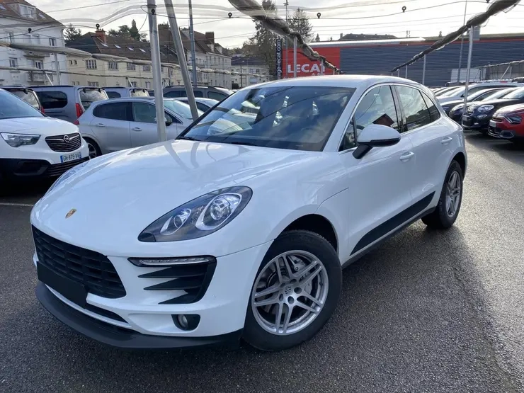 Plusieurs Porsche Macan à vendre en concession